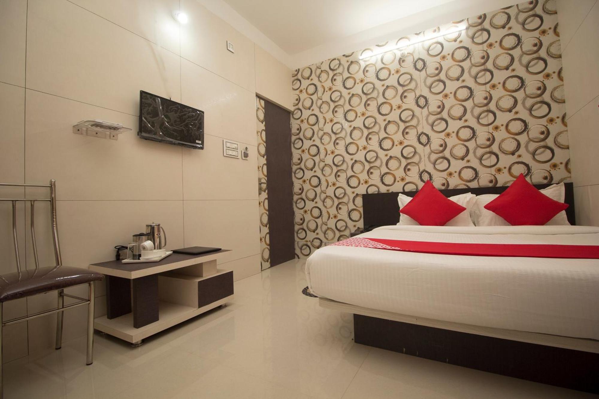 Super Capital O Priyanshu Hotel Siliguri Buitenkant foto