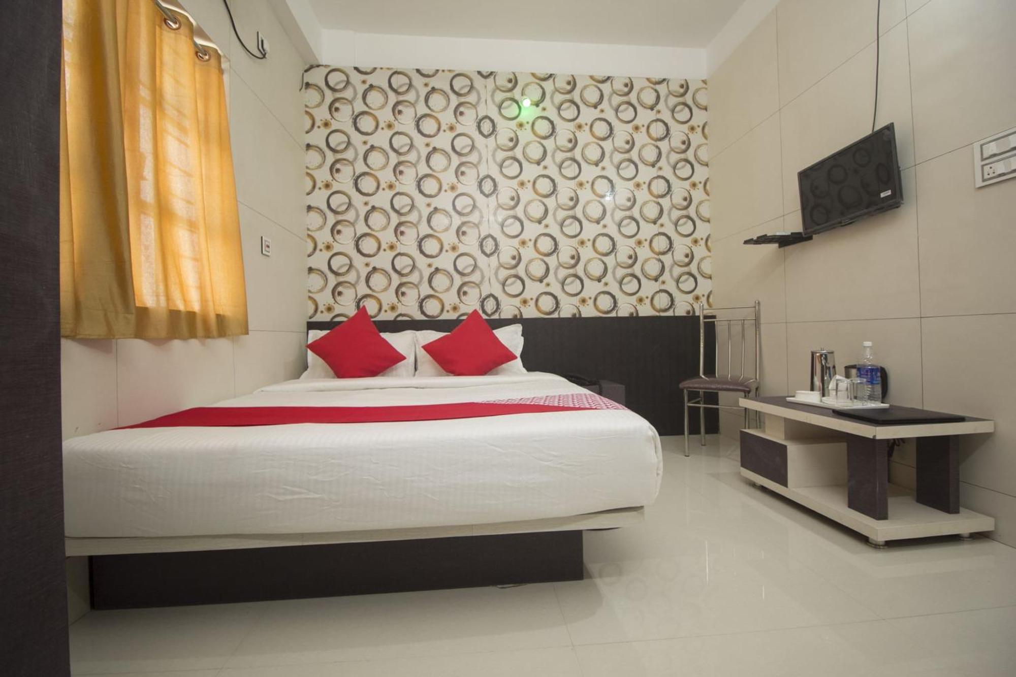 Super Capital O Priyanshu Hotel Siliguri Buitenkant foto