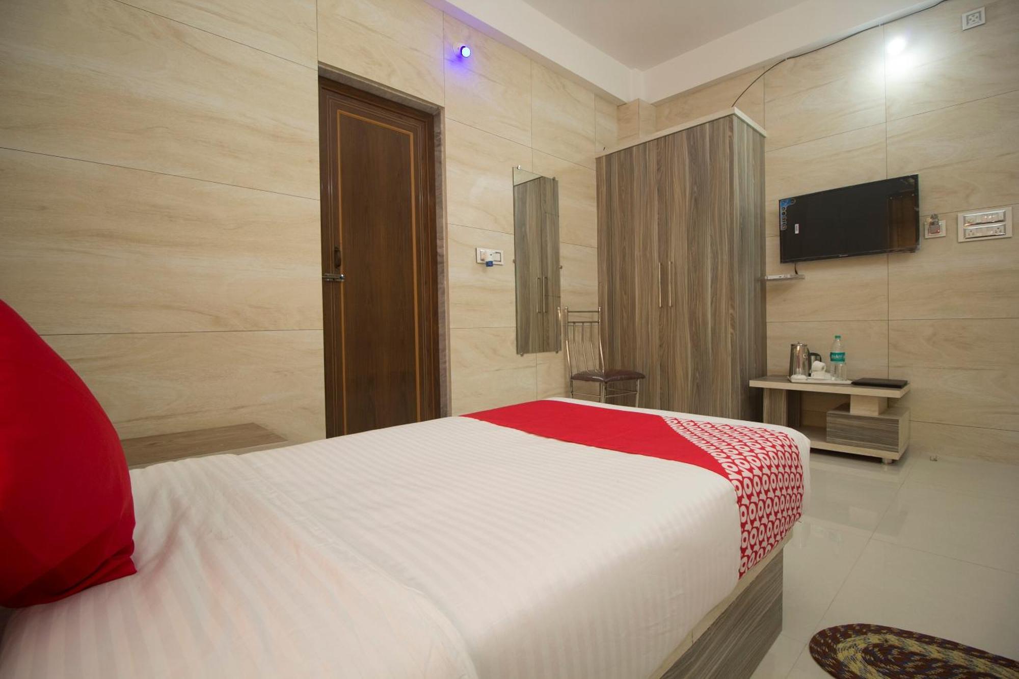 Super Capital O Priyanshu Hotel Siliguri Buitenkant foto